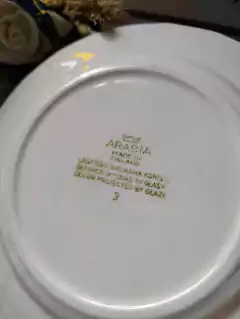Sopera en Loza Arabia Finland con Escenas en Azul (con detalles)