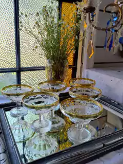 Imagen de Centro de Mesa y 6 Compoteras en Vidrio Bordes dorados