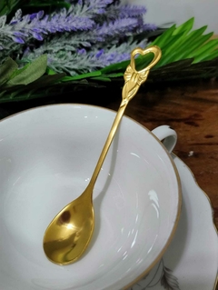 Cucharita de Te "Corazon" en Metal Dorado labrada en relieve - comprar online