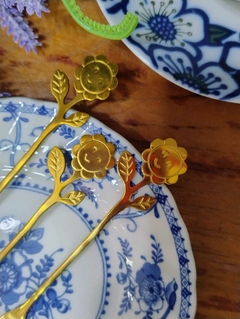 Tenedor Pinche para Picadas en Metal Dorado "Flor" - 2Gardenias Bazar antiguo & Deco