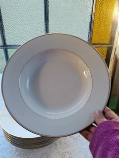 Plato Hondo en Porcelana Francesa Limoges Con borde dorado en internet
