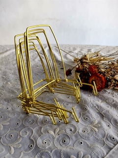 Exhibidor para Platos de 15 a 20 cm en alambre grueso - comprar online