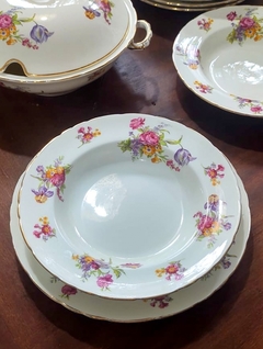 Plato Hondo en Porcelana Inglesa Sutherland Bone China motivo floral - comprar online