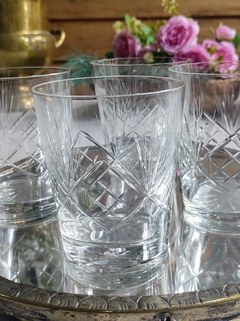 4 vasos tallados