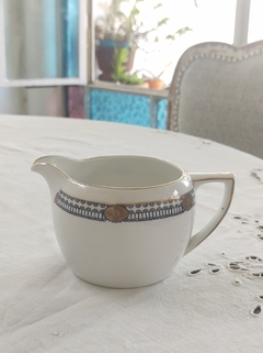 Jarra Lechera en Porcelana Alemana