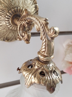 Aplique de Bronce con tulipa muy antigua Luz Lampara - 2Gardenias Bazar antiguo & Deco
