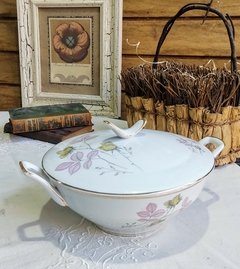 Sopera en porcelana Tsuji con detalle de pelo en un asa diseño de rosas Amarillas guisera - tienda online
