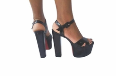1310197 P SANDALIA SALTO GROSSO COM PLATAFORMA VERNIZ PRETO - Au Bottier