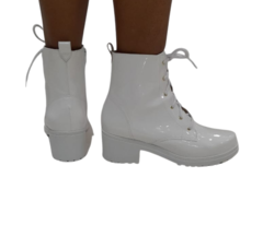 1431154 G BOTA COTURNO SALTO BAIXO VERNIZ BRANCO - Au Bottier
