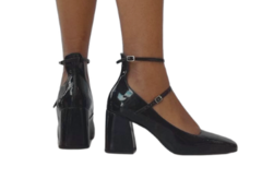 2122427 G SAPATO FECHADO COM SALTO GROSSO VERNIZ PRETO - Au Bottier