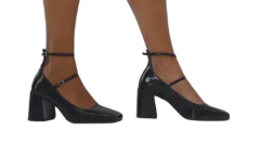 2122427 G SAPATO FECHADO COM SALTO GROSSO VERNIZ PRETO - comprar online