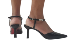 2442442 G MULE COM DETALHE DOURADO SALTO FINO VERNIZ PRETO - loja online