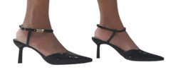 2442442 G MULE COM DETALHE DOURADO SALTO FINO VERNIZ PRETO na internet