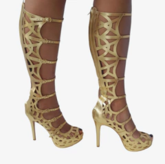 740733 G GLADIADORA SALTO FINO COM DETLAHE DE TIRAS FINAS NAPA OURO - comprar online