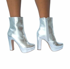 940085 G BOTA BÁSICA SALTO ALTO GROSSO NAPA PRATA - comprar online