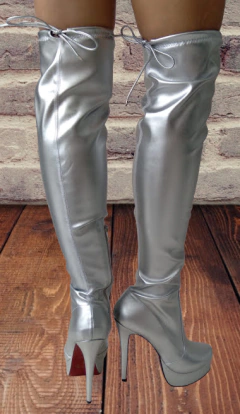 1731488 G BOTA ACIMA DO JOELHO PRATA na internet