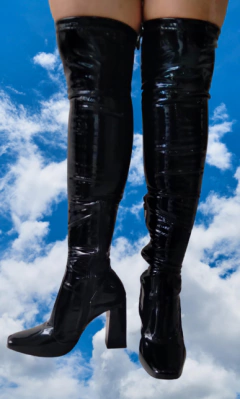 1901518 P BOTA ACIMA DO JOELHO SOLA FINA SALTO GROSSO VERNIZ PRETO na internet