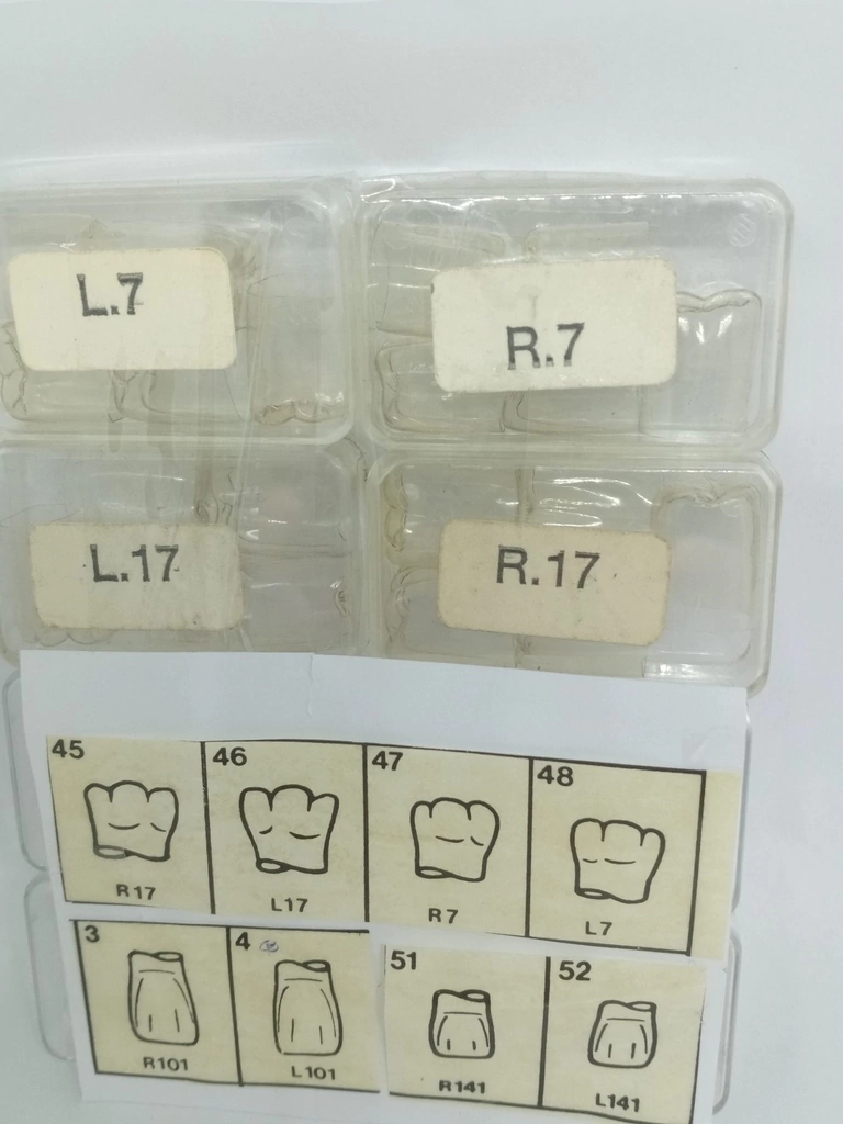 Coronas de acetato x 40 unidades surtidas