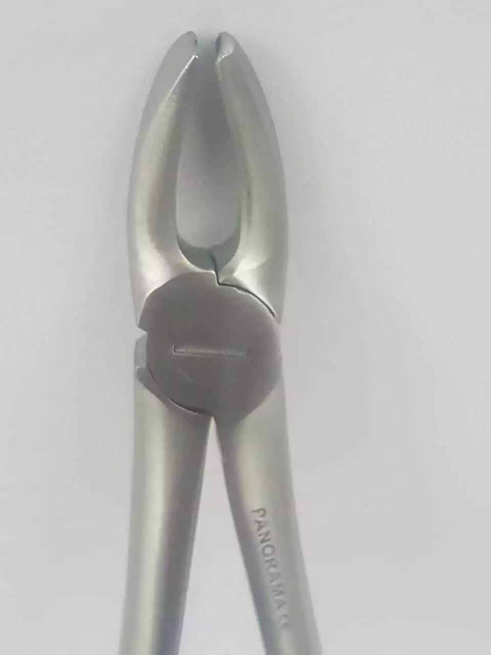 FORCEPS Nº7 PREMOLAR SUPERIOR