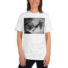Remera Blanca Modelo: Perseo en internet