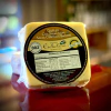 Queijo colonial temperado com salsa, cebola e bacon - comprar online