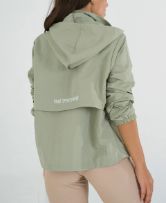 Campera Rompeviento Verde Mujer - Yagé