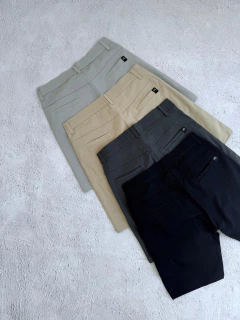 Bermuda chino rip