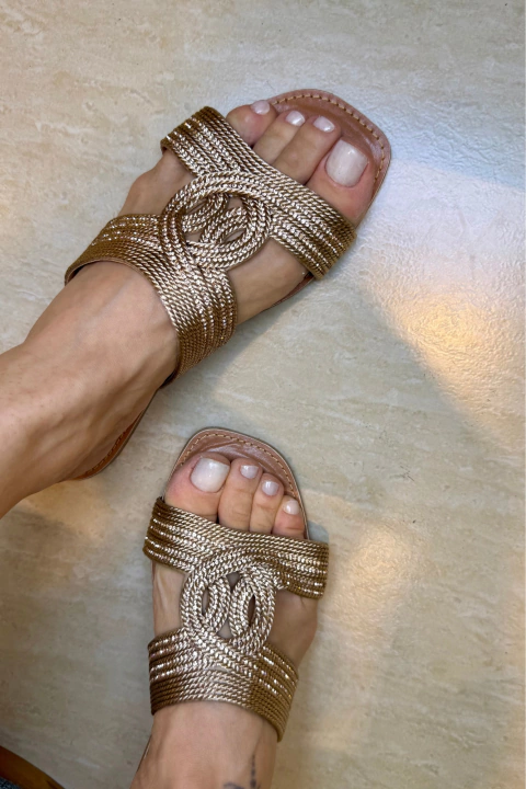 Sandália Rasteira Trança Dupla | Dourado Brilhante - comprar online