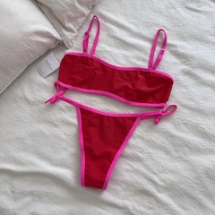 Bikini Bari - roja en internet