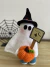 Fantasminha Amigurumi de crochê decoração dia das bruxas - comprar online