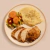 Pollo con vegetales de estación y puré de papa