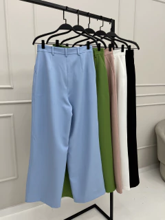 CALÇA MIA na internet