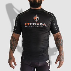 Rash Guard Manga Curta Fit Combat Grad. Preta - comprar online