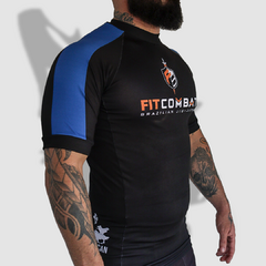 Rash Guard Manga Curta Fit Combat Grad. Azul na internet