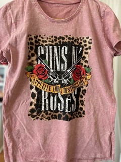 Remera Guns Print en internet