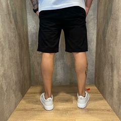 Bermuda jogger negra - DLO