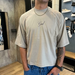 Remera Boxy God beige - comprar online
