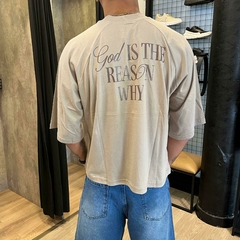 Remera Boxy God beige en internet