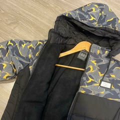 Campera abrigo BR estampada - comprar online