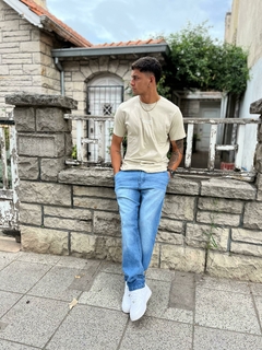 Remera cumplida Eagles beige - tienda online