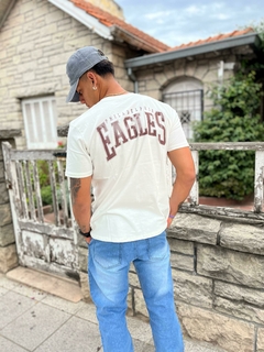 Remera cumplida Eagles blanca - DLO