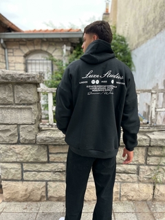 Canguro over frizado Luxe negro - comprar online