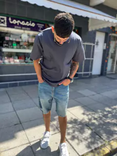 Remera over lisa gris topo en internet