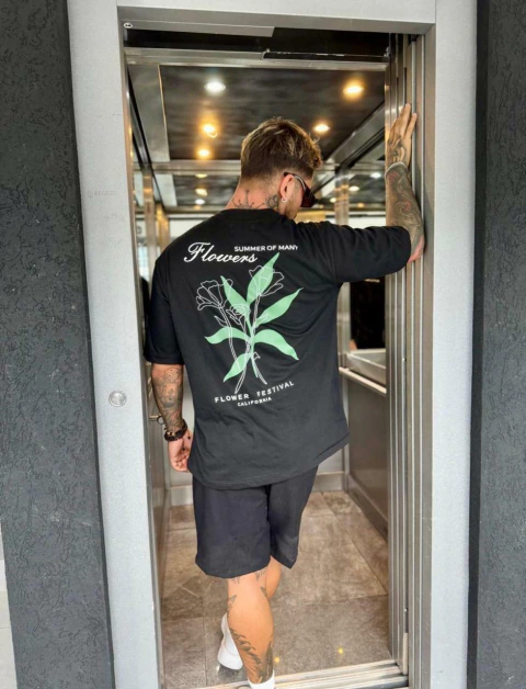 Remera over flowers - comprar online