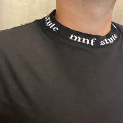Remera style negra en internet