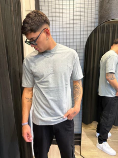 Remera basica washed en internet