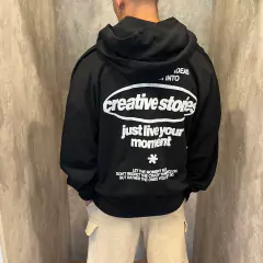 Buzo canguro over creative negro en internet