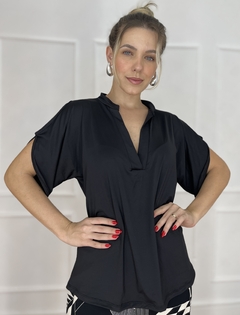 BLUSINHA YUMI POLO RECORT OMBRO na internet