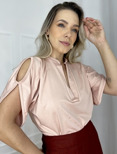 BLUSINHA YUMI POLO RECORT OMBRO