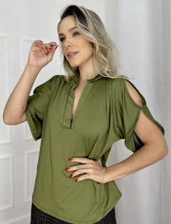 BLUSINHA YUMI POLO RECORT OMBRO - loja online